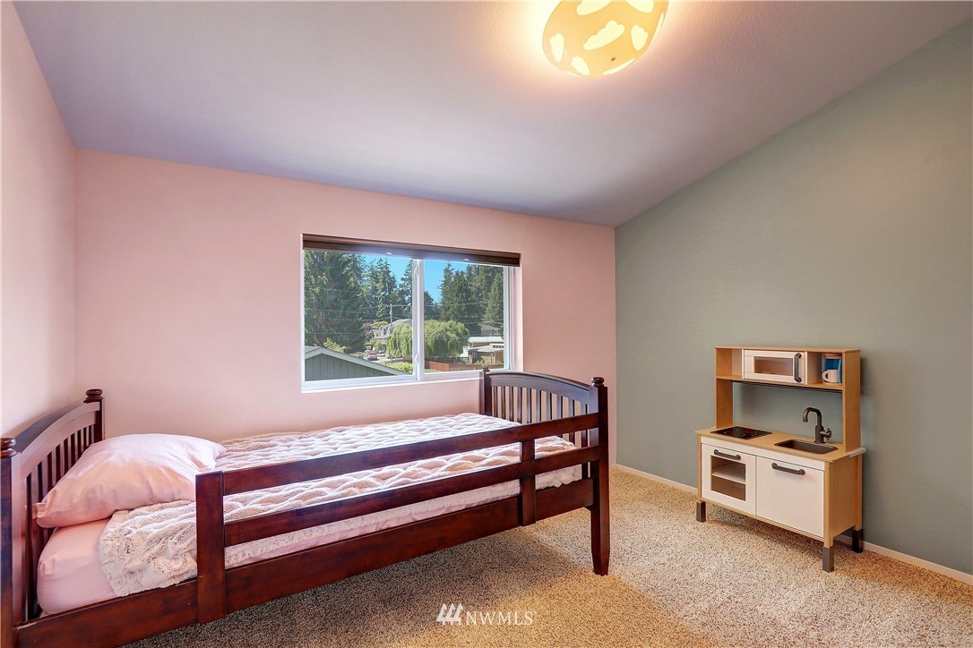 9216 224th Street Southwest Edmonds, WA 98020 - Photo 13 of 28 Gallery Image 13