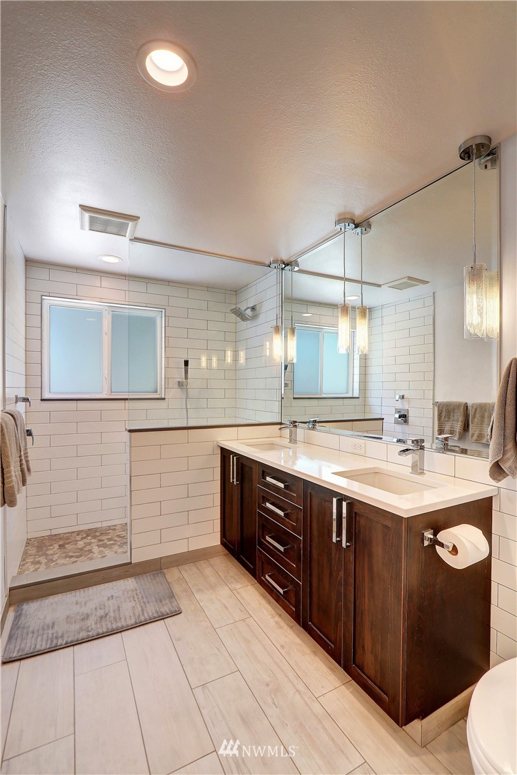 9216 224th Street Southwest Edmonds, WA 98020 - Photo 14 of 28 Gallery Image 14