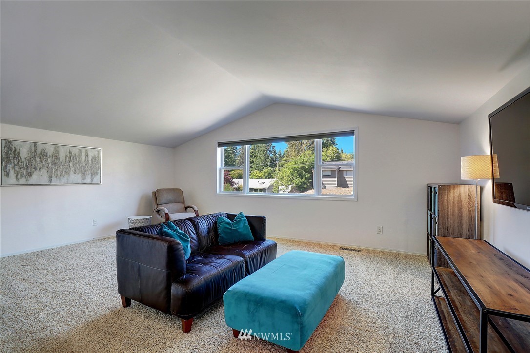 9216 224th Street Southwest Edmonds, WA 98020 - Photo 15 of 28 Gallery Image 15