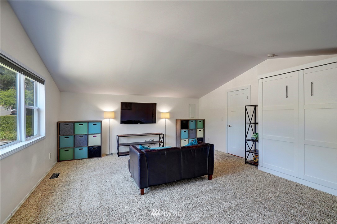 9216 224th Street Southwest Edmonds, WA 98020 - Photo 16 of 28 Gallery Image 16