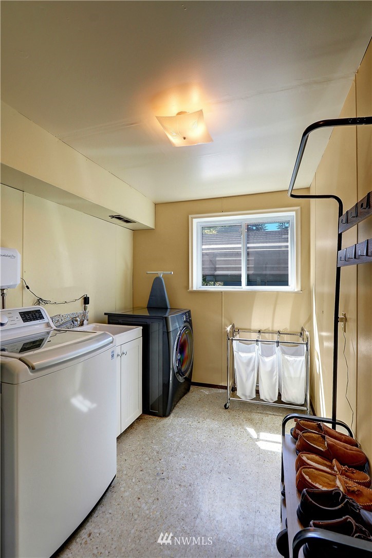 9216 224th Street Southwest Edmonds, WA 98020 - Photo 19 of 28 Gallery Image 19