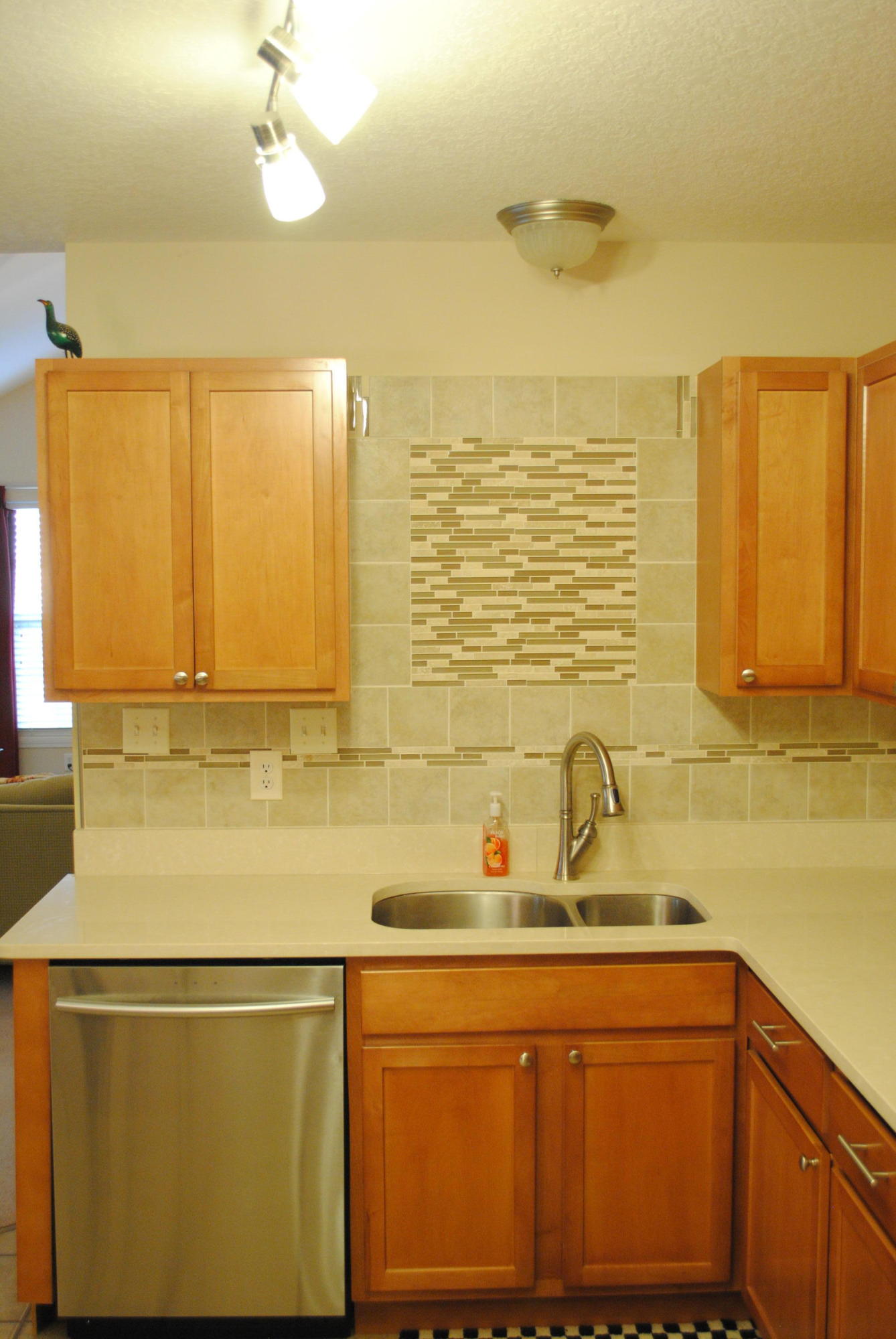 823 Spring Park Road Knoxville, TN 37914 - Photo 7 of 15 6- Kitchen backsplash