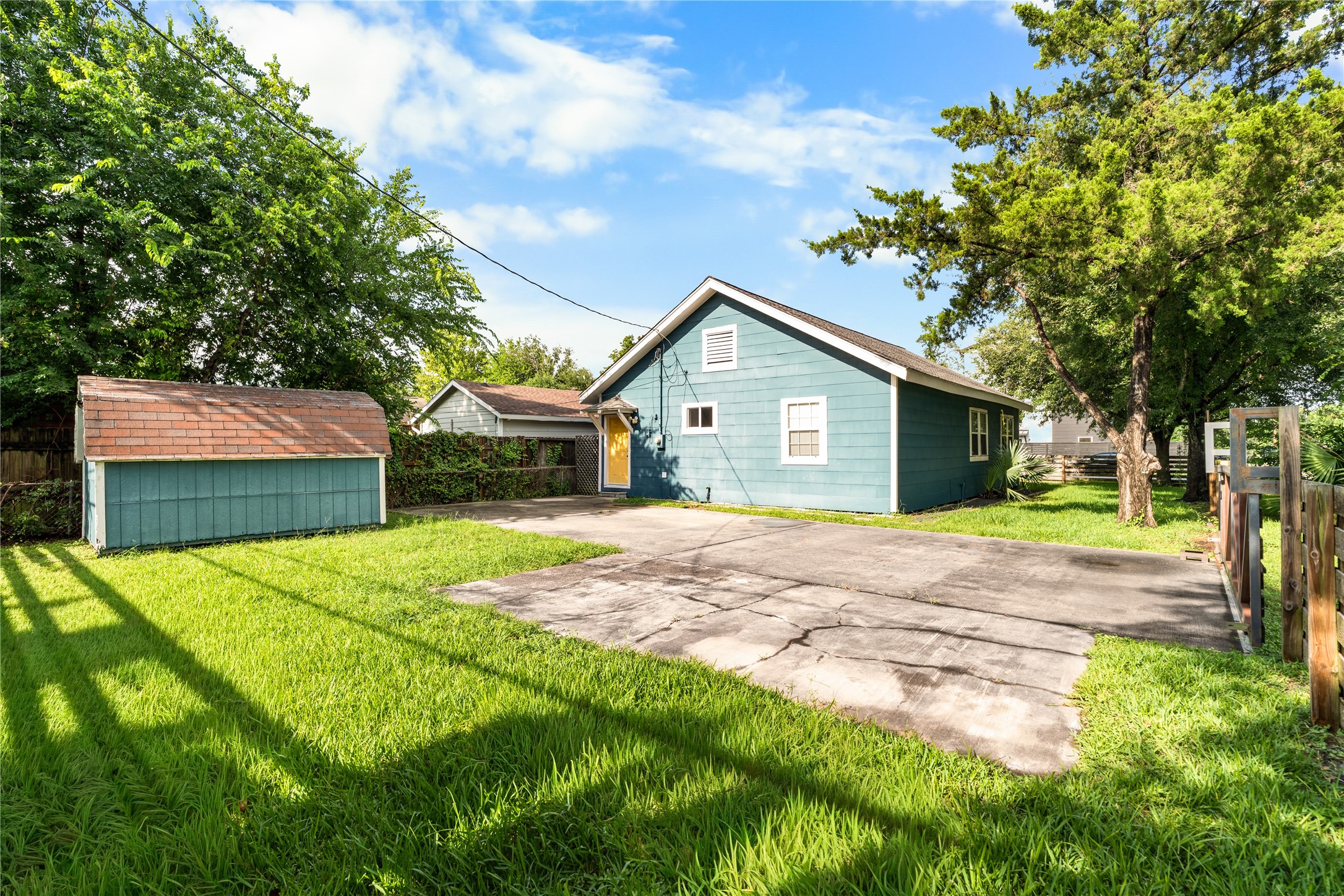 4401 Hain Street Houston, TX 77009 - Photo 25 of 27