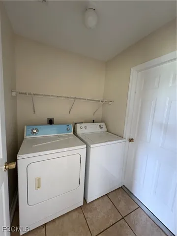 $1,700 | 1635 Southwest 32nd Terrace, Cape Coral, FL 33914