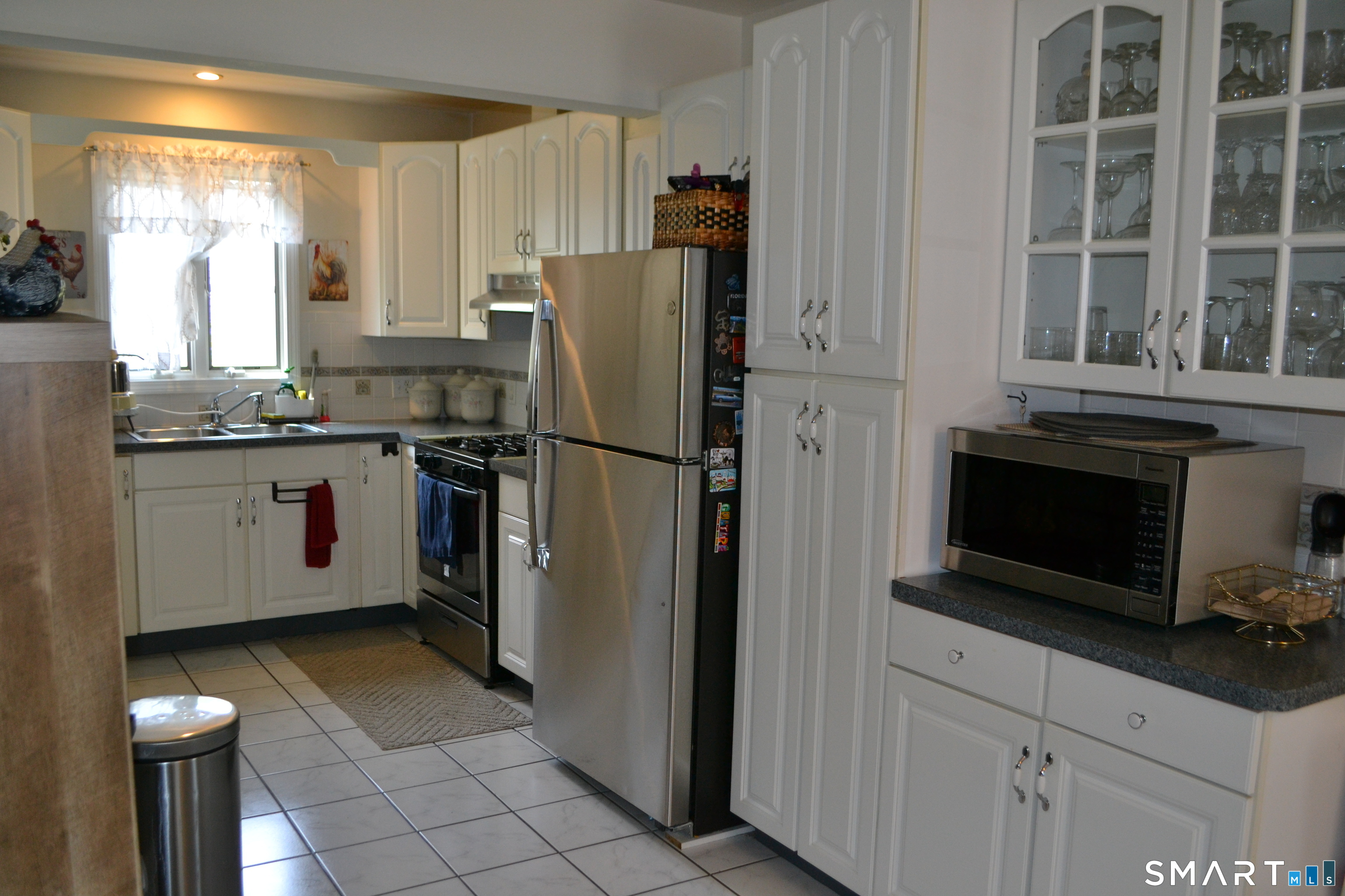40 Emma Road Stamford, CT 06905 - Photo 12 of 31 Gallery Image 12