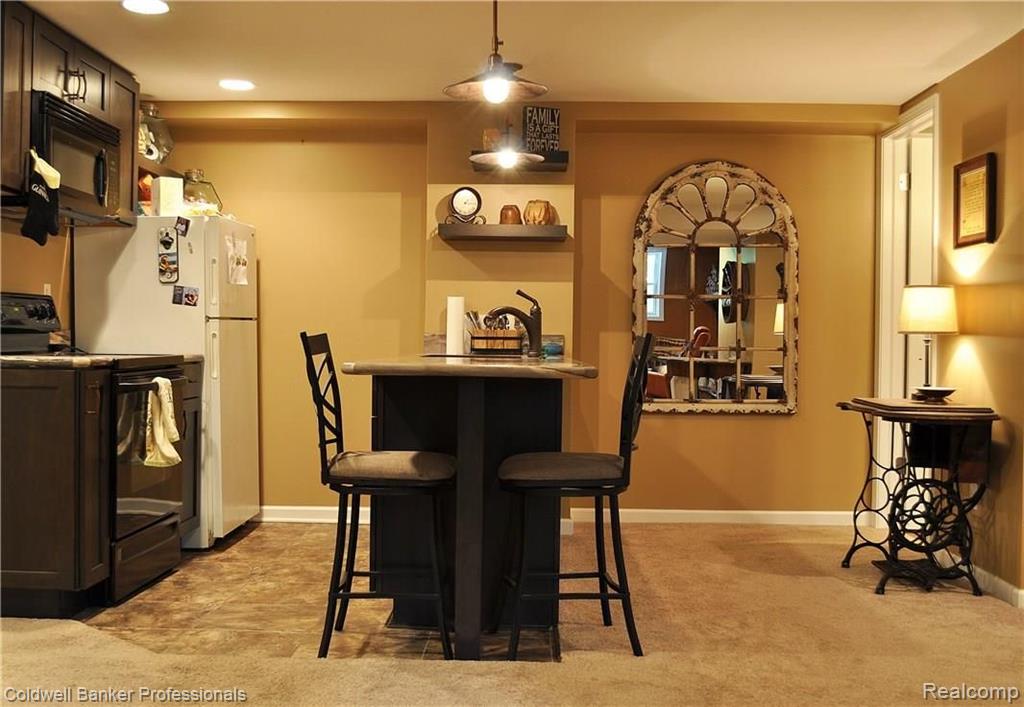 295 Red Oak Lane Rochester Hills, MI 48307 - Photo 32 of 39