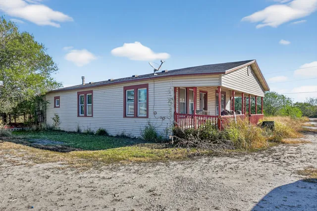 $98,999 | 7807 County Road 2431, Sinton, TX 78387