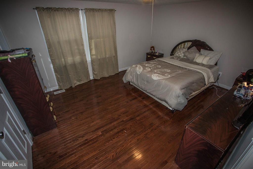 8723 Weems Road Manassas, VA 20110 - Photo 19 of 30 Bath (Master)