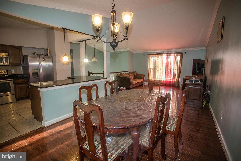 8723 Weems Road Manassas, VA 20110 - Photo 6 of 30 Dining Room