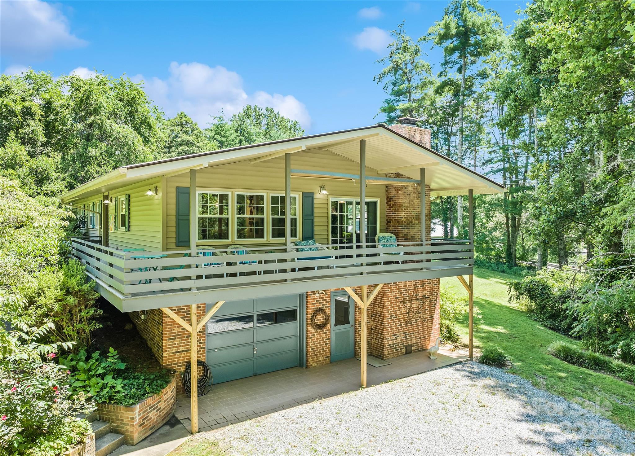 975 Buchanan Loop Sylva, NC 28779 - Photo 1 of 41 Gallery Image 1