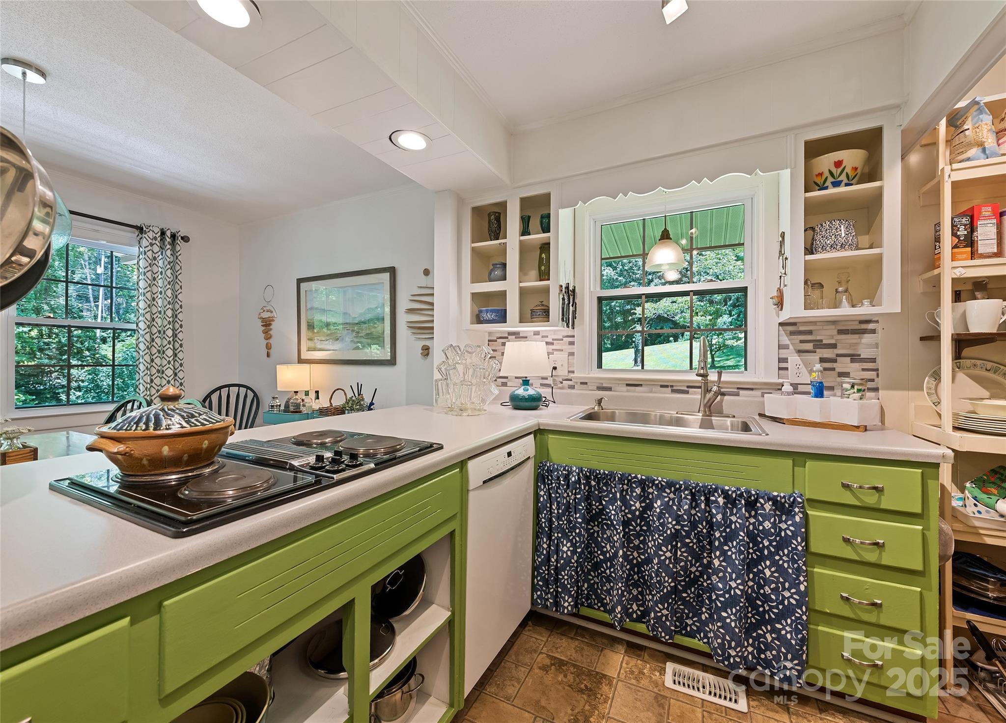 975 Buchanan Loop Sylva, NC 28779 - Photo 11 of 41 Gallery Image 11