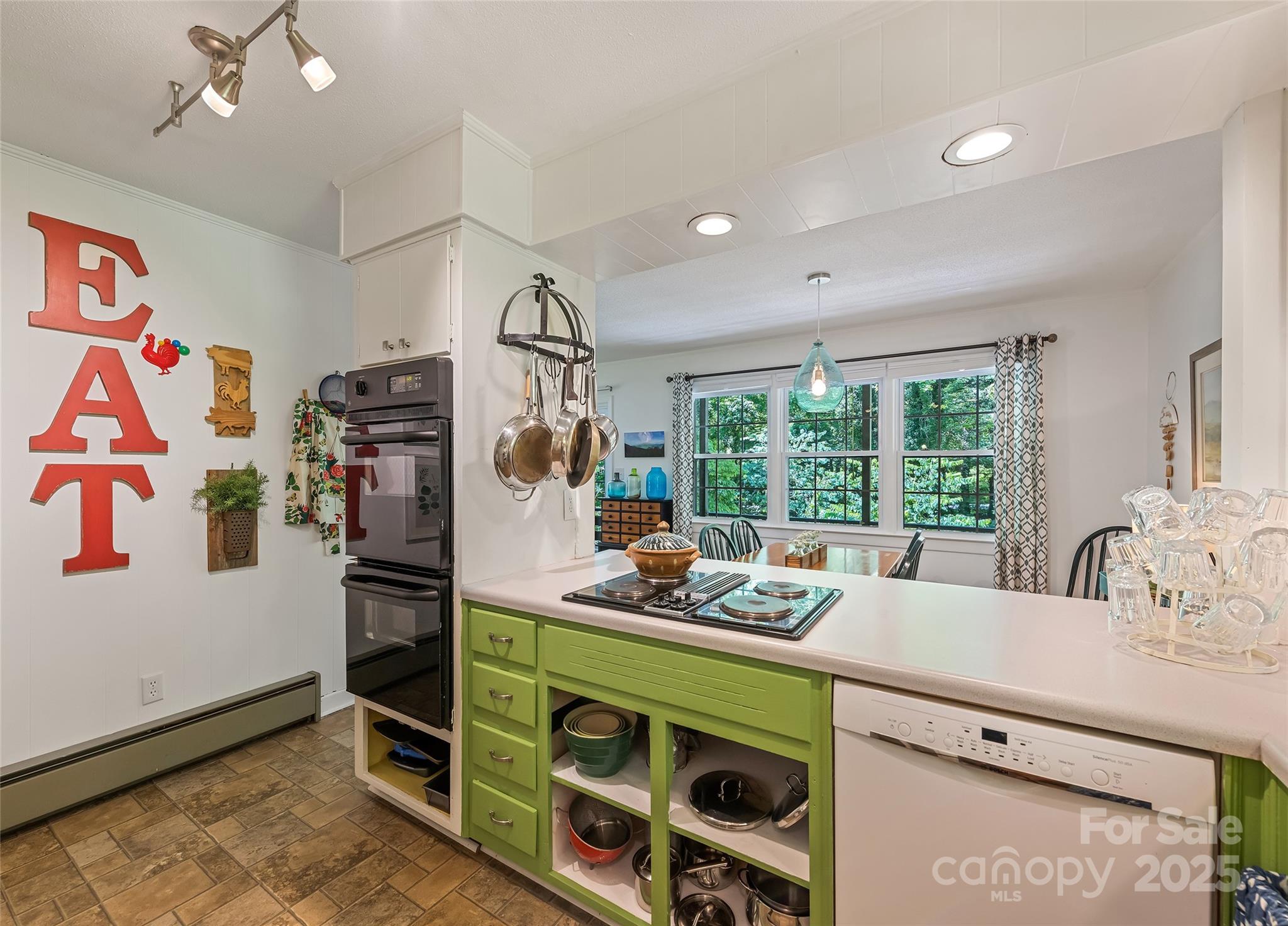 975 Buchanan Loop Sylva, NC 28779 - Photo 12 of 41 Gallery Image 12