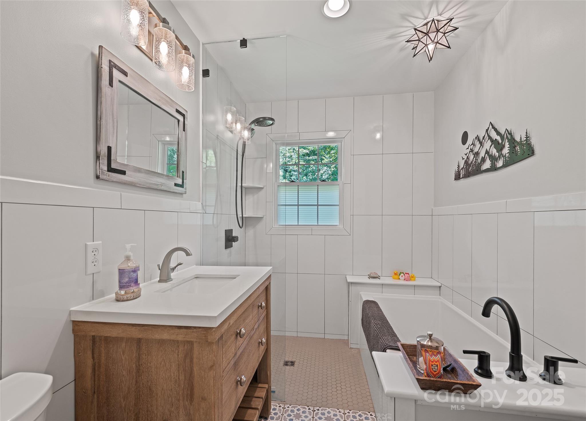 975 Buchanan Loop Sylva, NC 28779 - Photo 20 of 41 Gallery Image 20