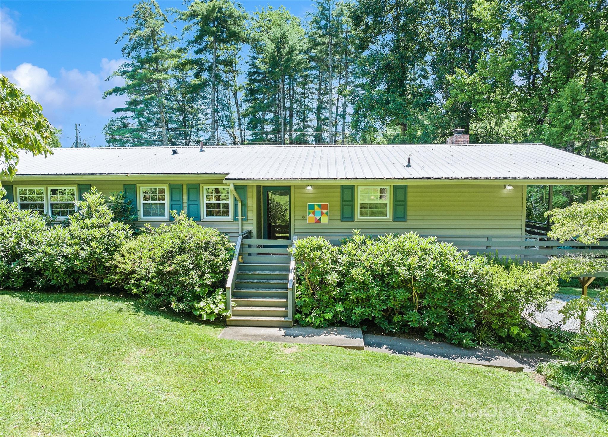 975 Buchanan Loop Sylva, NC 28779 - Photo 35 of 41 Gallery Image 35
