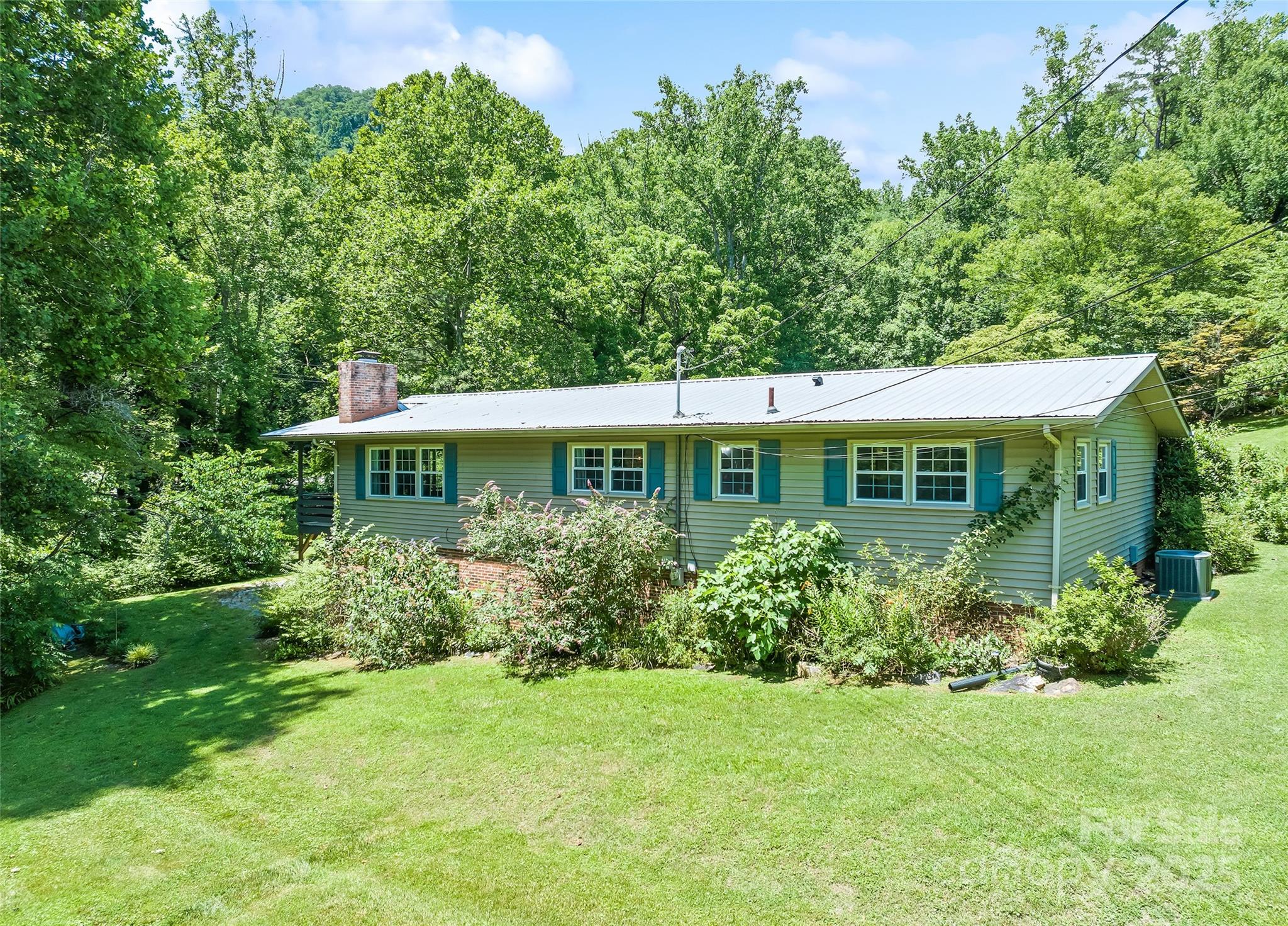 975 Buchanan Loop Sylva, NC 28779 - Photo 36 of 41 Gallery Image 36