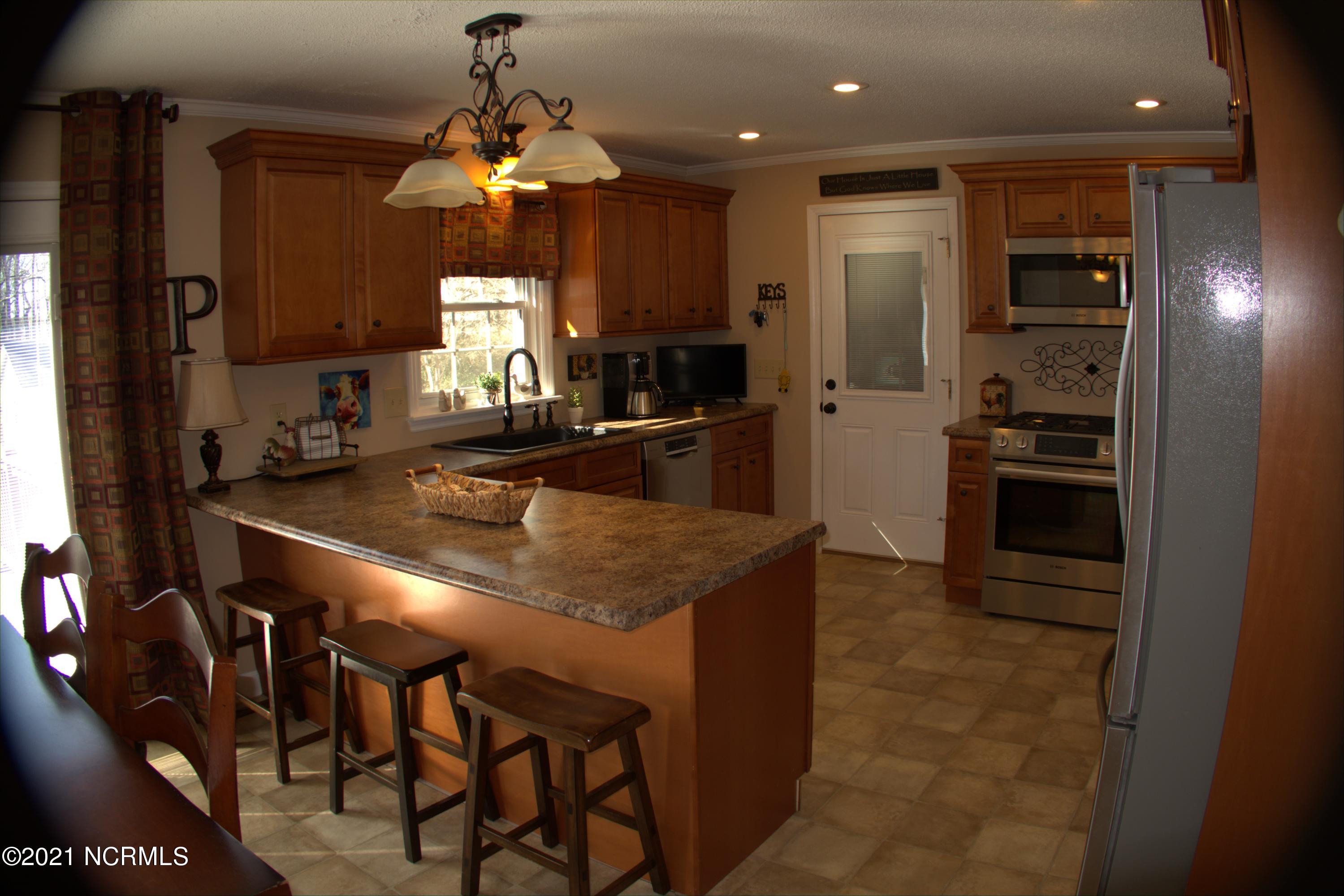 165 Antioch Road New Bern, NC 28560 - Photo 2 of 10 Kitchen