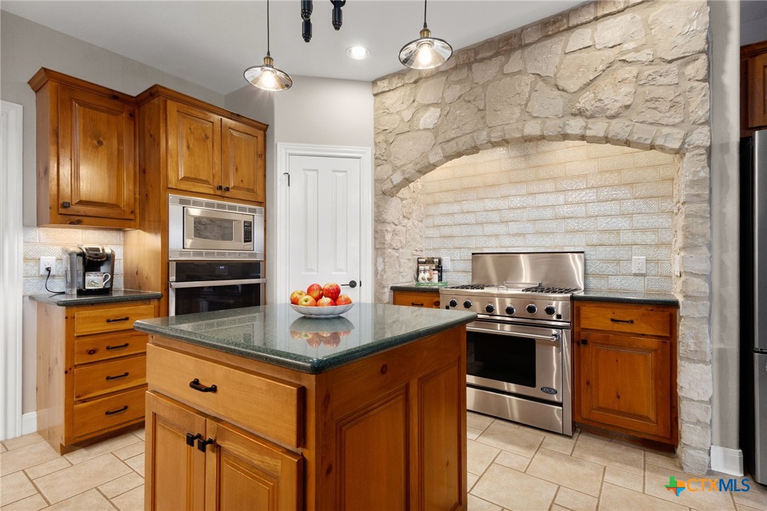 26037 Lewis Ranch Road New Braunfels, TX 78132 - Photo 12 of 46 Gallery Image 12