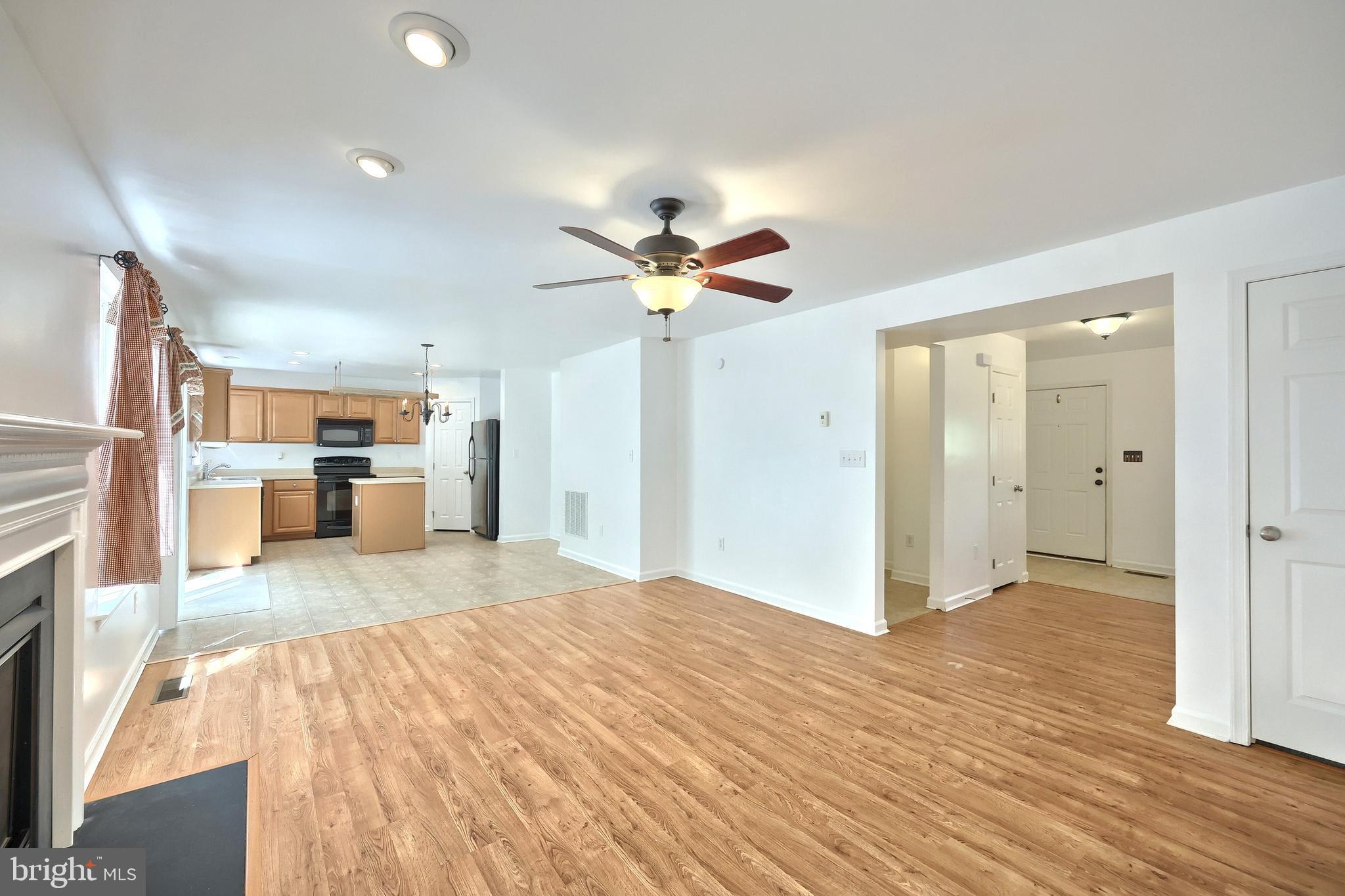 425 Lakeview Drive Spring Grove, PA 17362 - Photo 23 of 51 a view of livingroom with kitchen and living room