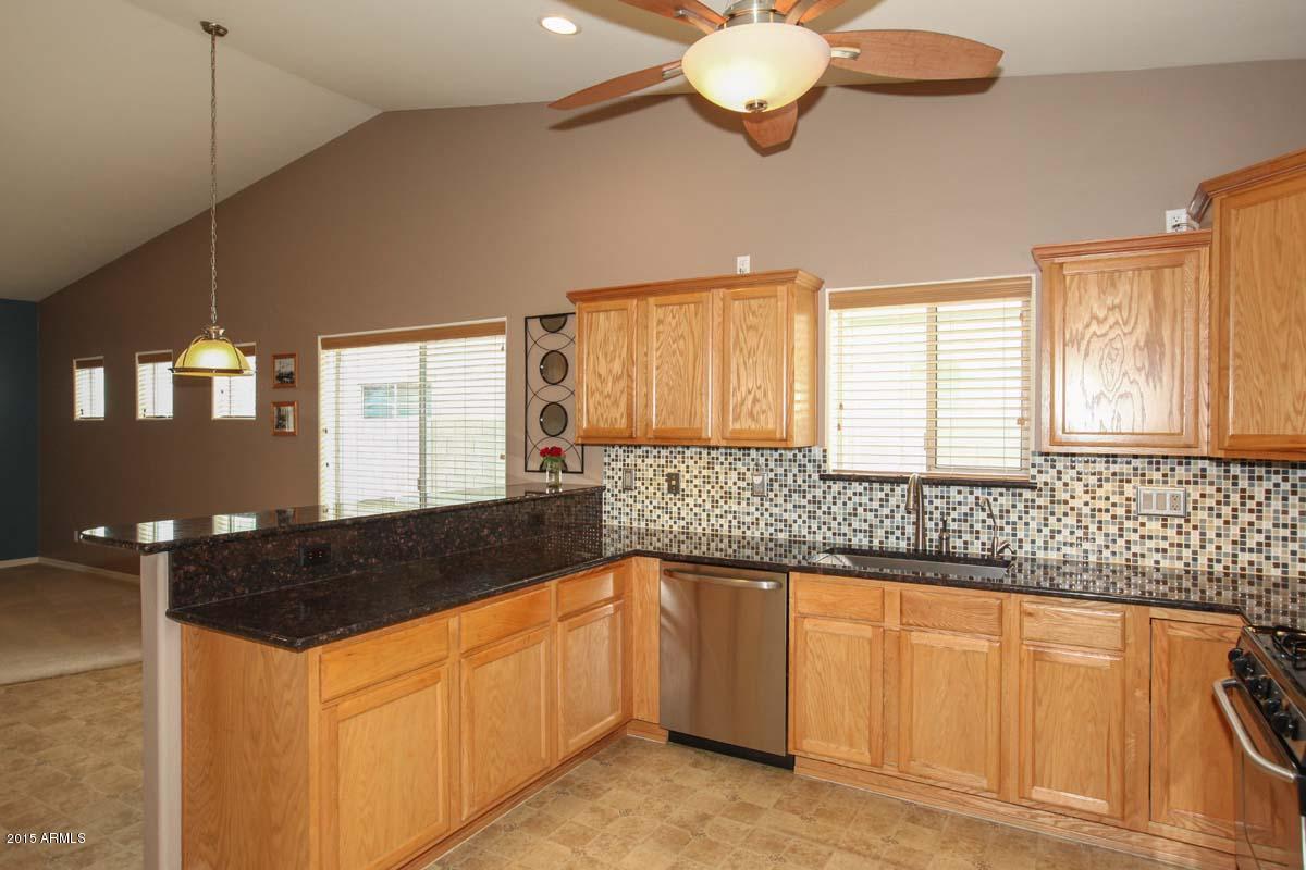 724 East Carson Road Phoenix, AZ 85042 - Photo 19 of 35 Kitchen3