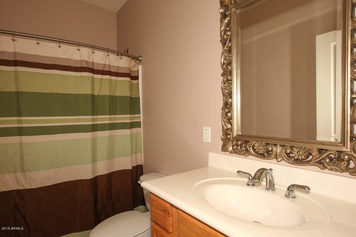 724 East Carson Road Phoenix, AZ 85042 - Photo 27 of 35 Hall Bath