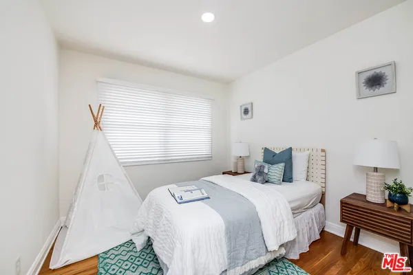 $1,090,000 | 5728 Columbus Avenue, Sherman Oaks, CA 91411