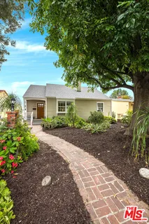 $1,099,000 | 5728 Columbus Avenue, Sherman Oaks, CA 91411