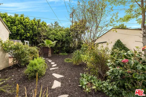 $1,099,000 | 5728 Columbus Avenue, Sherman Oaks, CA 91411