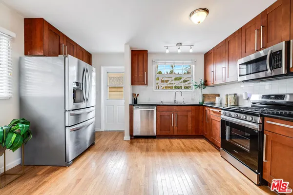 $1,090,000 | 5728 Columbus Avenue, Sherman Oaks, CA 91411