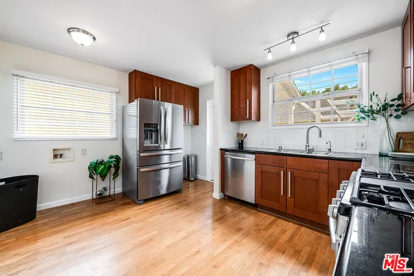 $1,090,000 | 5728 Columbus Avenue, Sherman Oaks, CA 91411
