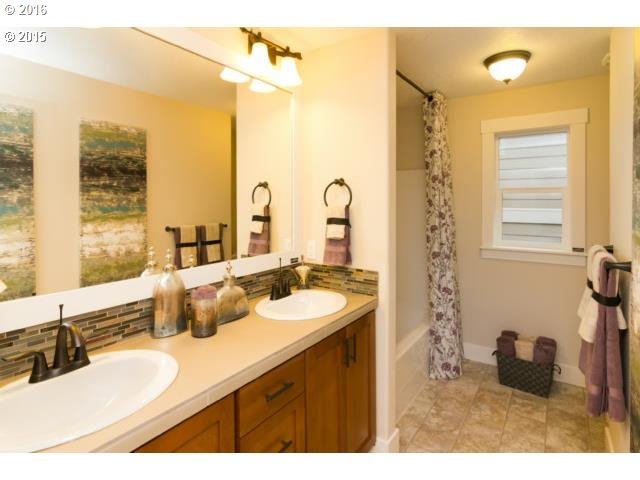 7618 Southwest Applegate Drive Beaverton, OR 97007 - Photo 12 of 29 Gallery Image 12