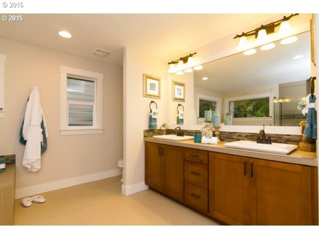 7618 Southwest Applegate Drive Beaverton, OR 97007 - Photo 7 of 29 Gallery Image 7