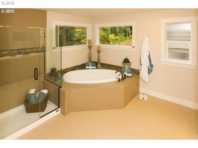 7618 Southwest Applegate Drive Beaverton, OR 97007 - Photo 8 of 29 Gallery Image 8