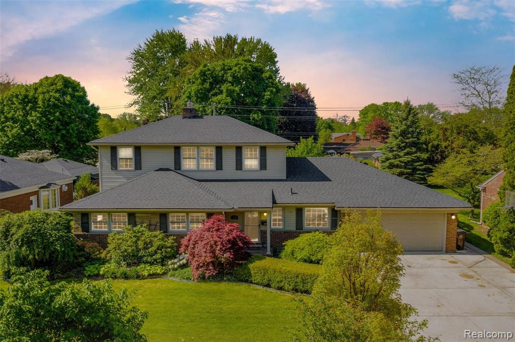 759 Shoreham Road Grosse Pointe Woods, MI 48236 - Photo 1 of 59