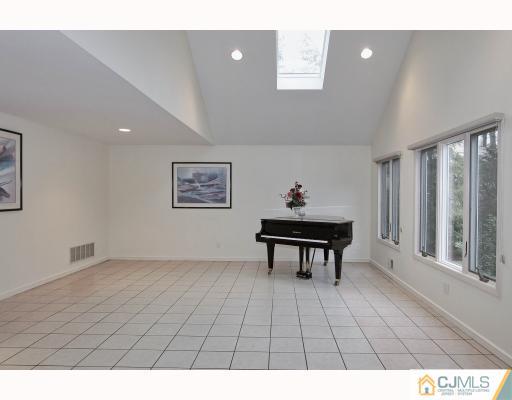 2 Wendover Road Edison, NJ 08820 - Photo 6 of 10