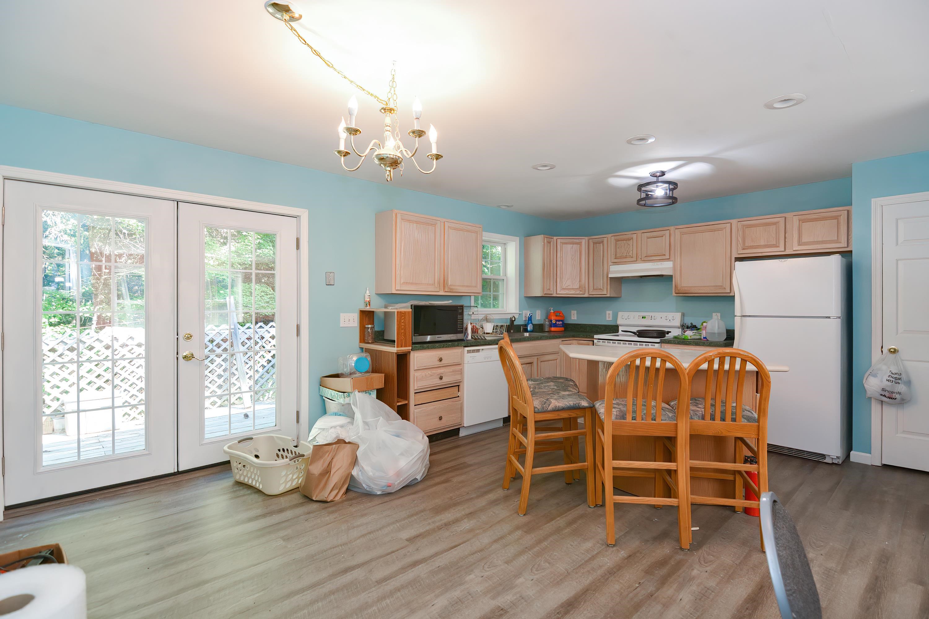 305 Bog Road Hillsborough, NH 03244 - Photo 3 of 31