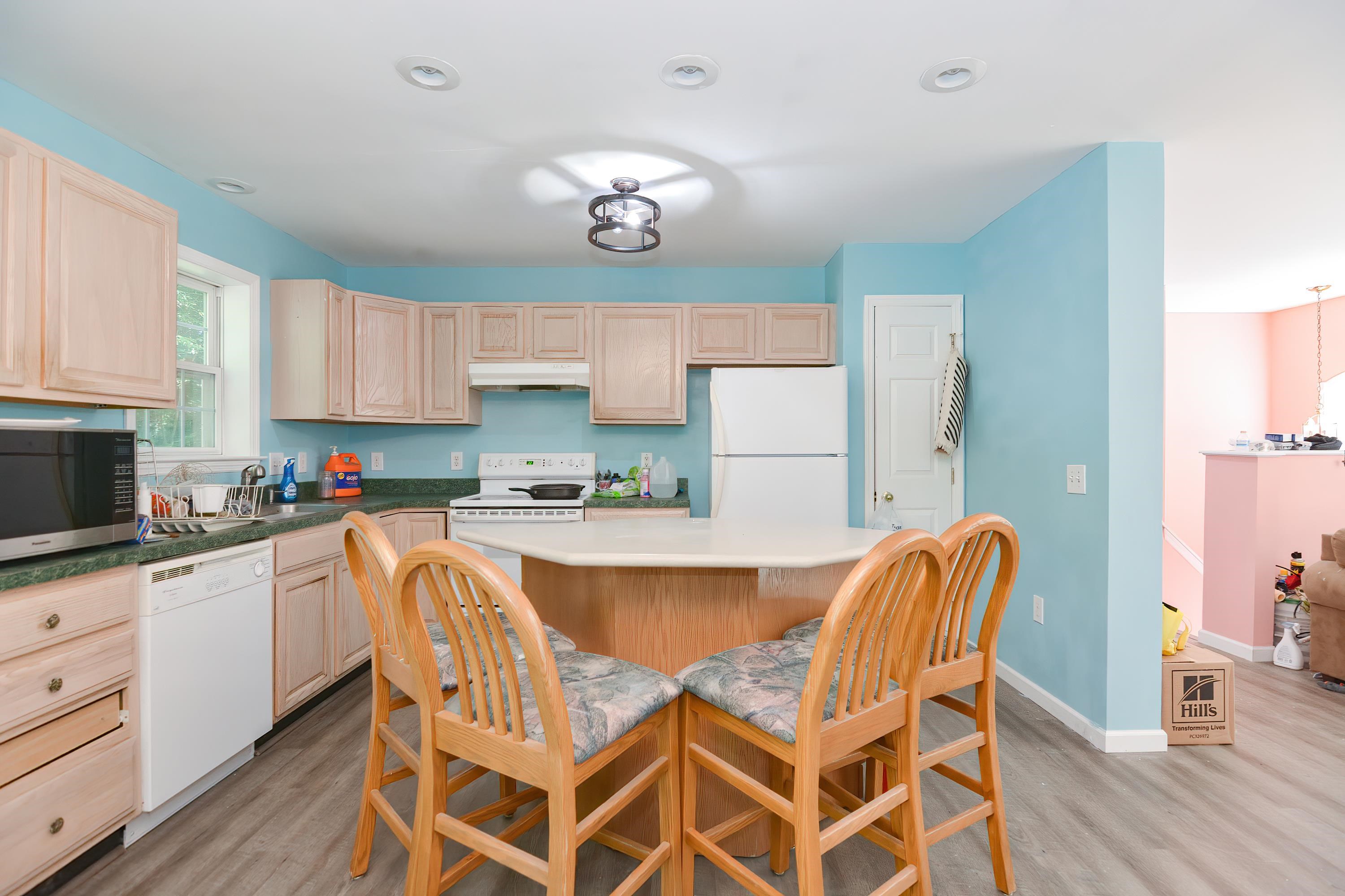 305 Bog Road Hillsborough, NH 03244 - Photo 5 of 31