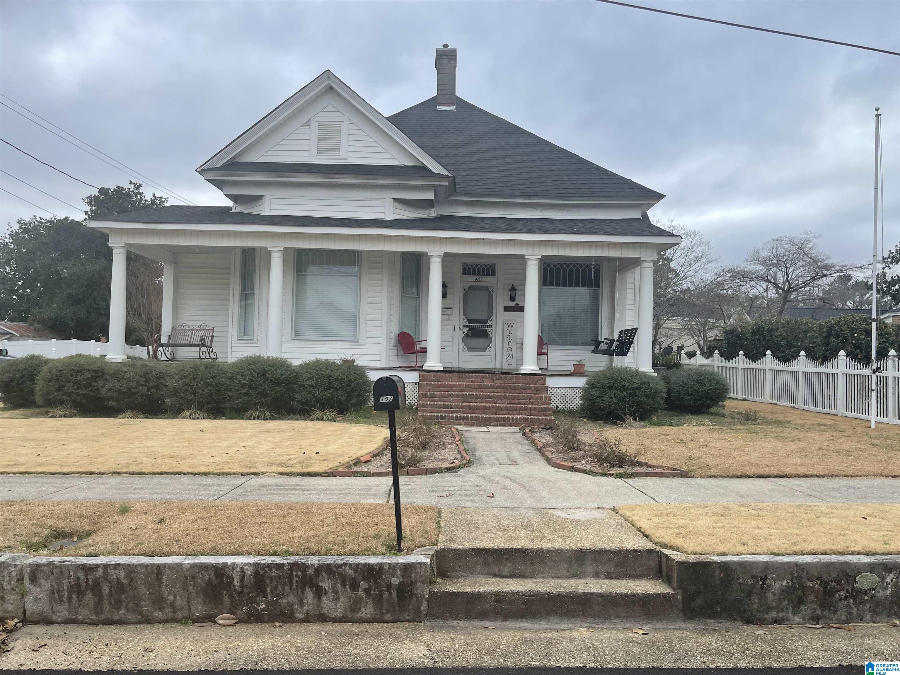 407 6th Street North Clanton, AL 35045 - Photo 3 of 49