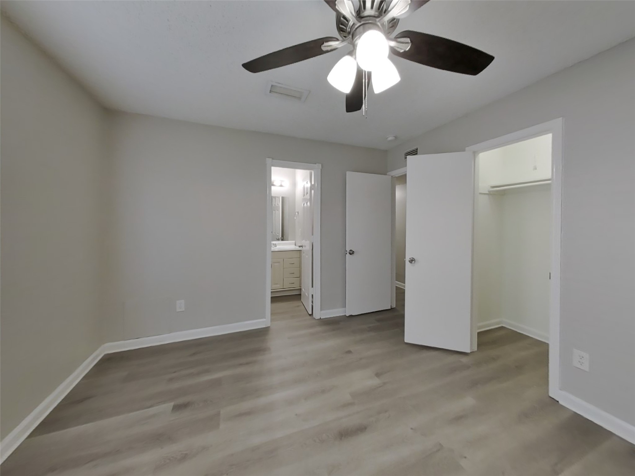 623 Walston Lane Houston, TX 77060 - Photo 9 of 21 a view of an empty room with a window
