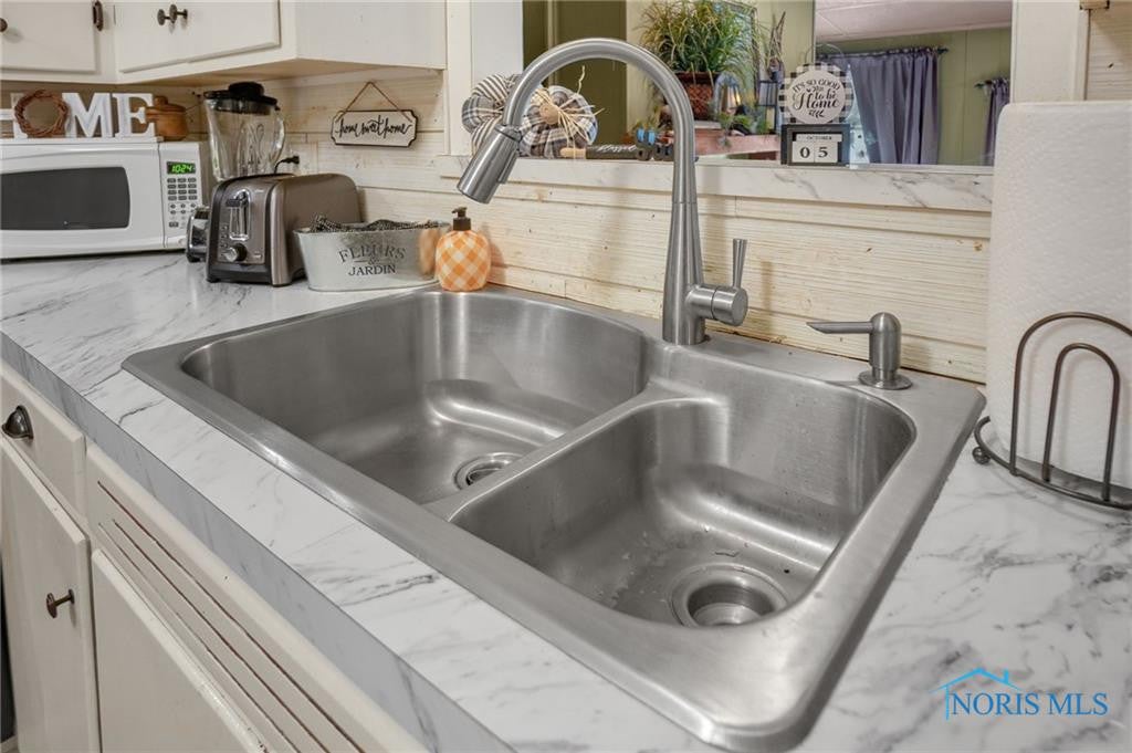 2011 Cass Road Toledo, OH 43614 - Photo 10 of 36 Gallery Image 10