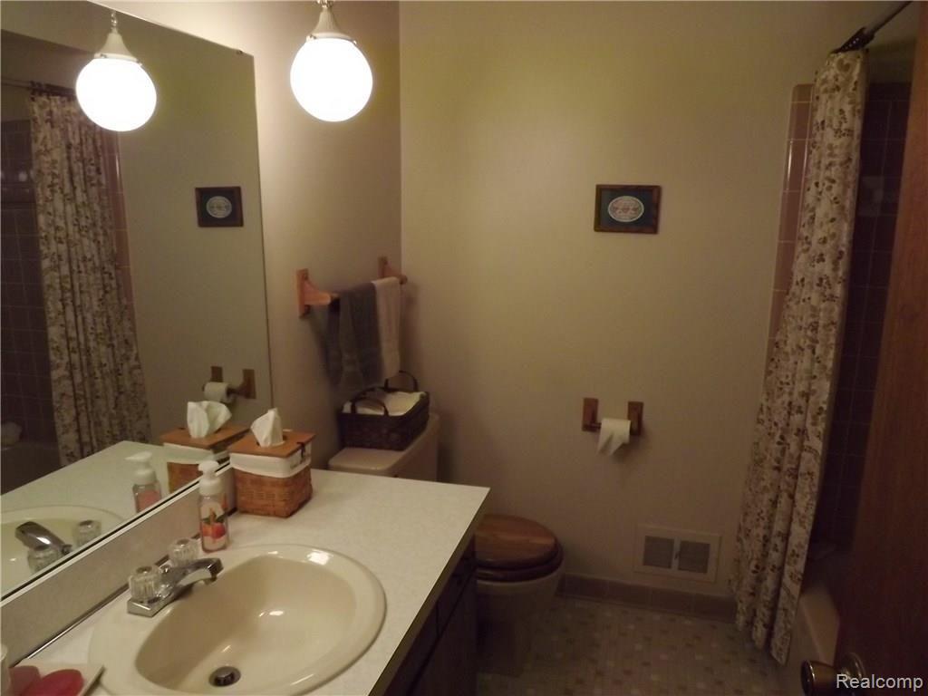 462 West Maryknoll Road Rochester Hills, MI 48309 - Photo 11 of 15
