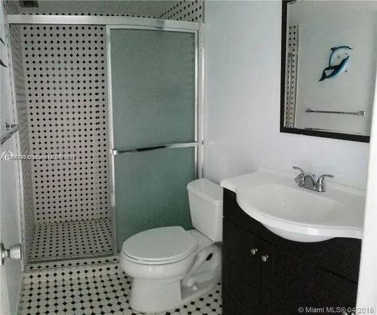 $2,800 | 5555 Collins Avenue, Unit 11U, Miami Beach, FL 33140