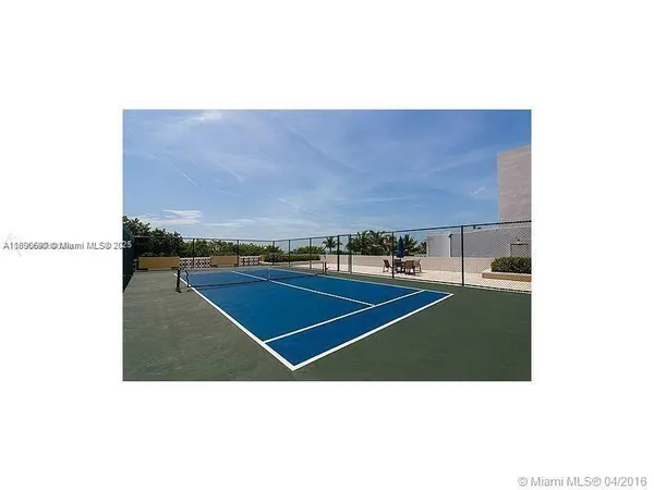 $2,800 | 5555 Collins Avenue, Unit 11U, Miami Beach, FL 33140