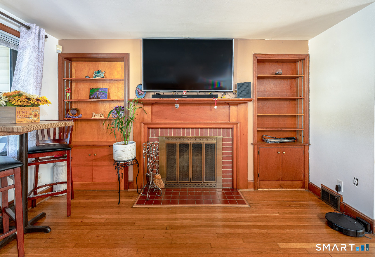 136 Pearl Lake Road Waterbury, CT 06706 - Photo 8 of 35