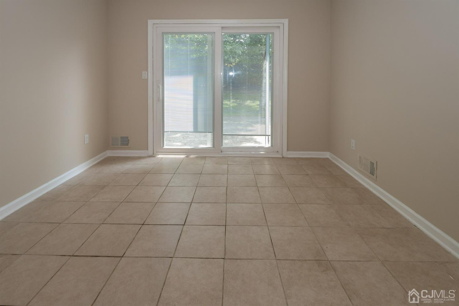 16 Roxy Avenue Edison, NJ 08820 - Photo 12 of 31 Dining Room