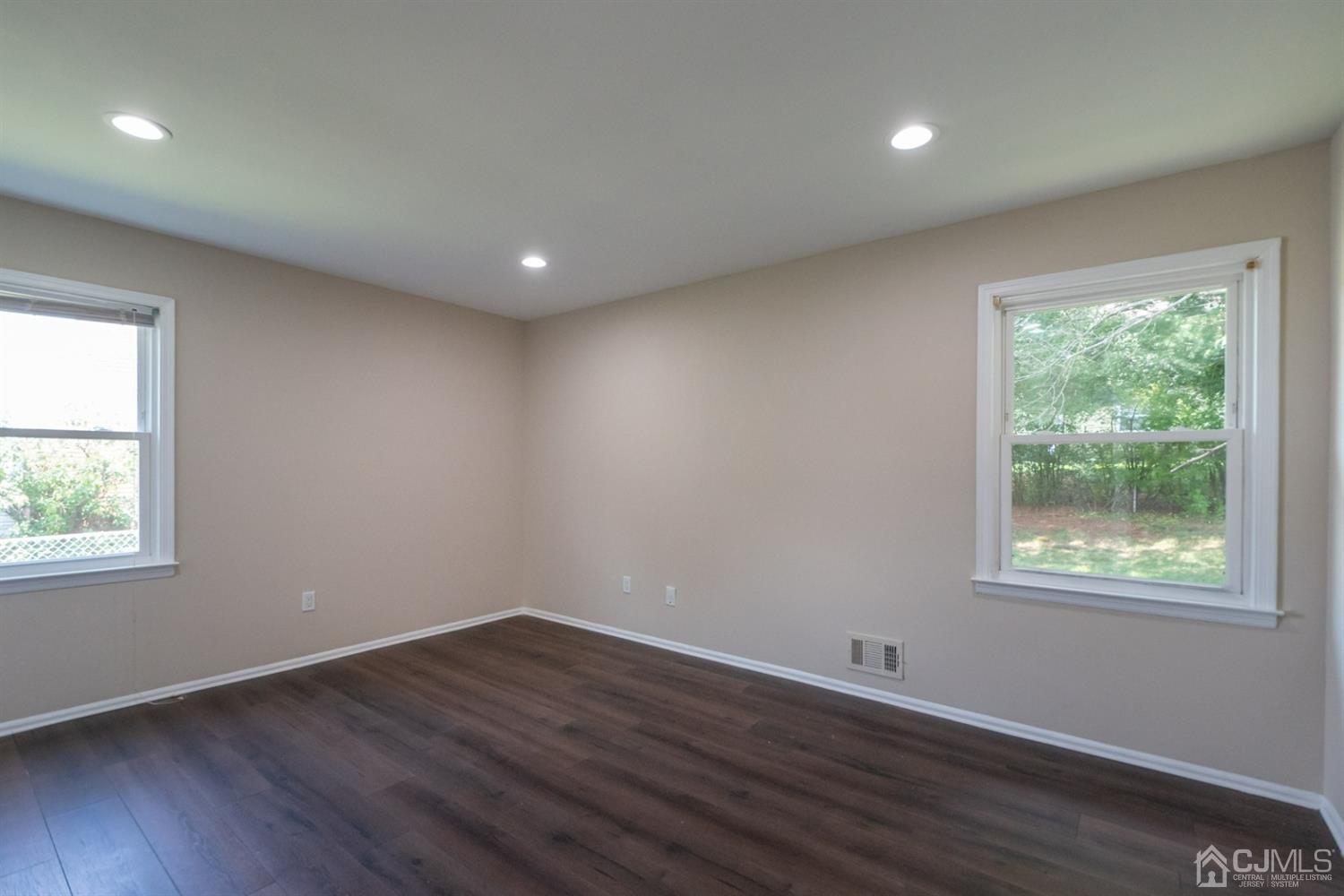 16 Roxy Avenue Edison, NJ 08820 - Photo 19 of 31 Bedroom 2