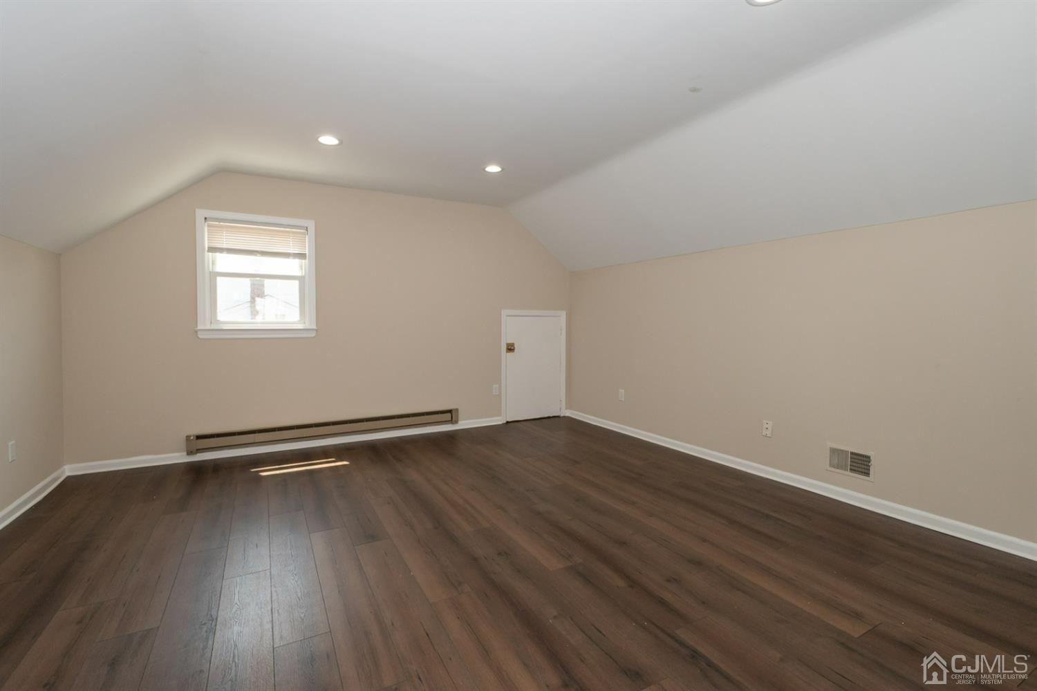 16 Roxy Avenue Edison, NJ 08820 - Photo 23 of 31 Bedroom 3