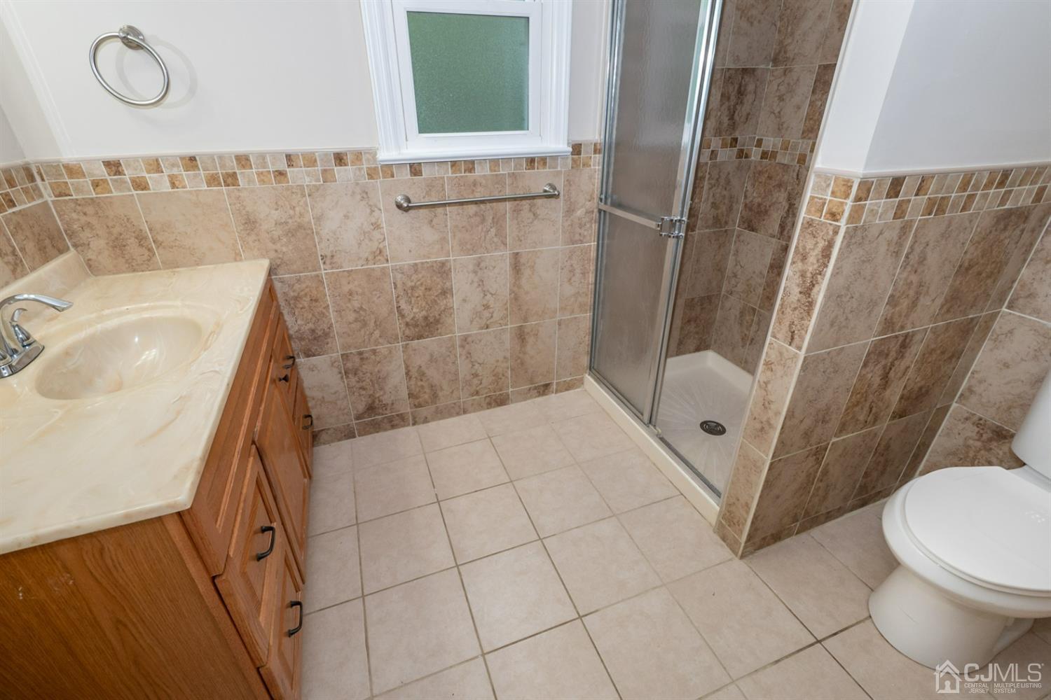 16 Roxy Avenue Edison, NJ 08820 - Photo 27 of 31 Bathroom