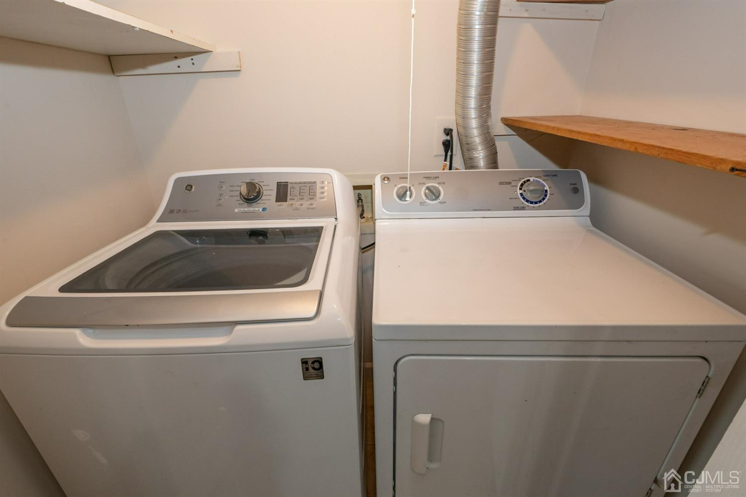 16 Roxy Avenue Edison, NJ 08820 - Photo 10 of 31 Laundry