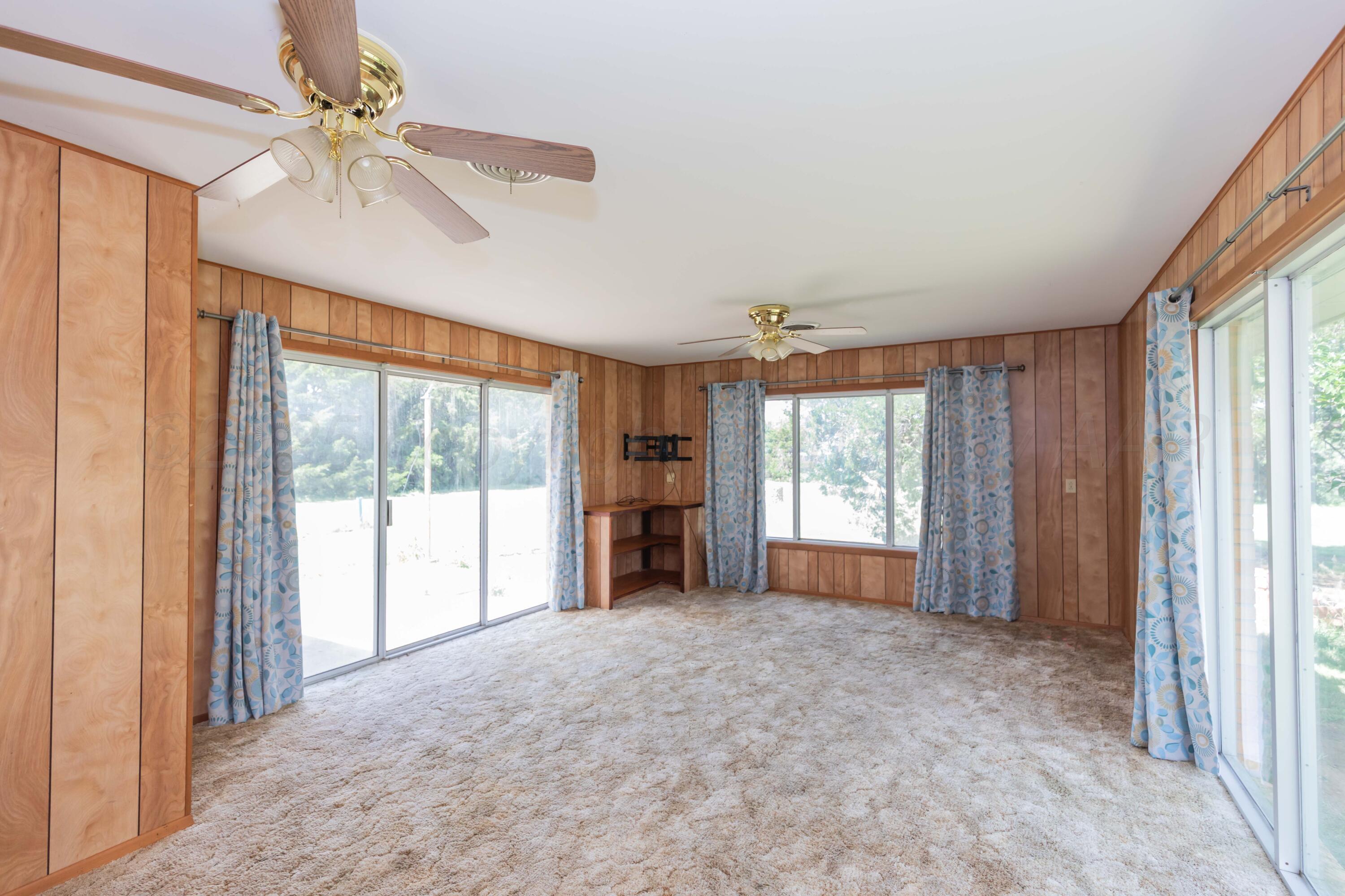 104 Milner Road Fritch, TX 79036 - Photo 17 of 55 DEN VIEW 1