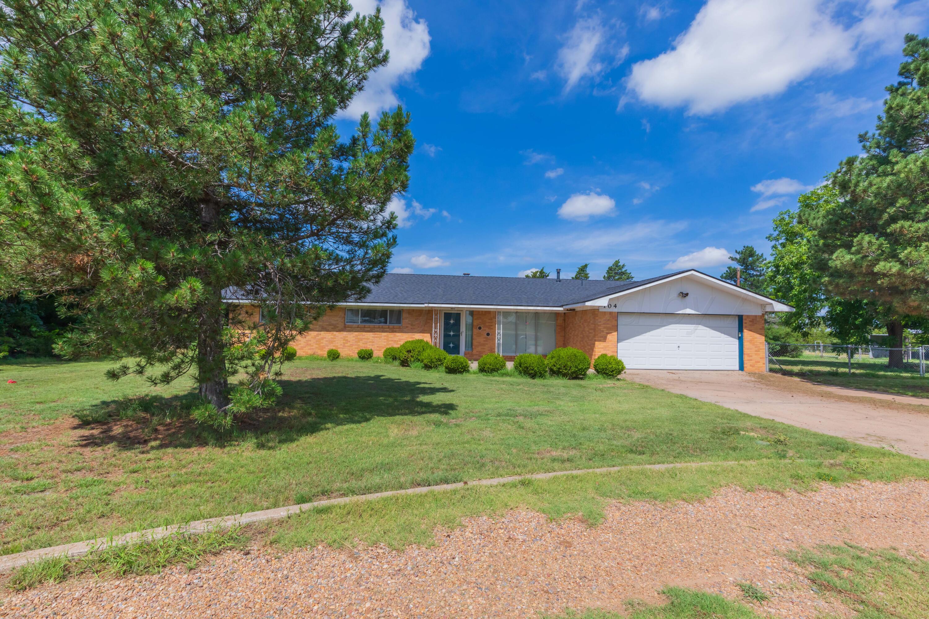 104 Milner Road Fritch, TX 79036 - Photo 4 of 55 FRONT VIEW 4
